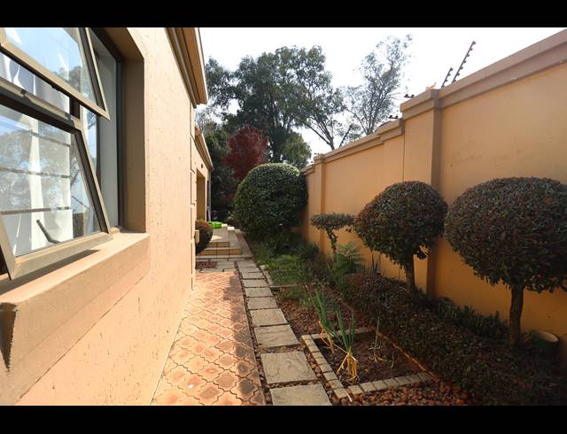 3 BEDROOM HOUSE FOR SALE IN WAVERLEY